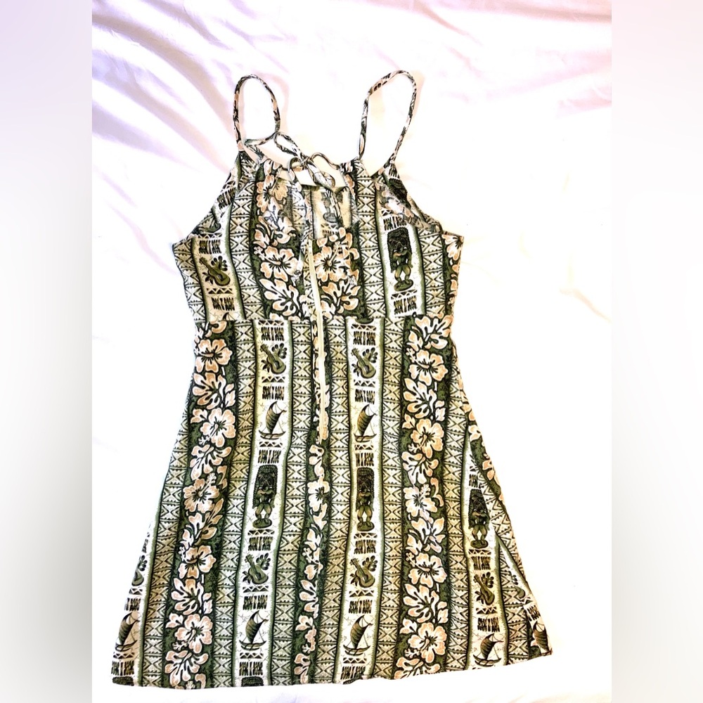 SALE❤️ Vintage Hawaiian Floral Green Dress Vacation Sun Dress Retro Tiki Dress - Picture 3 of 10